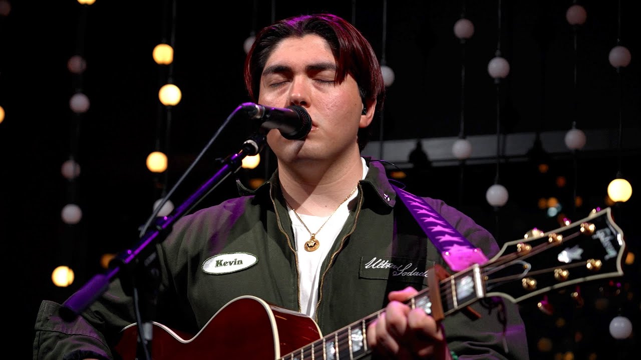 Kevin Kaarl - que pasa si me voy? (Live on KEXP)