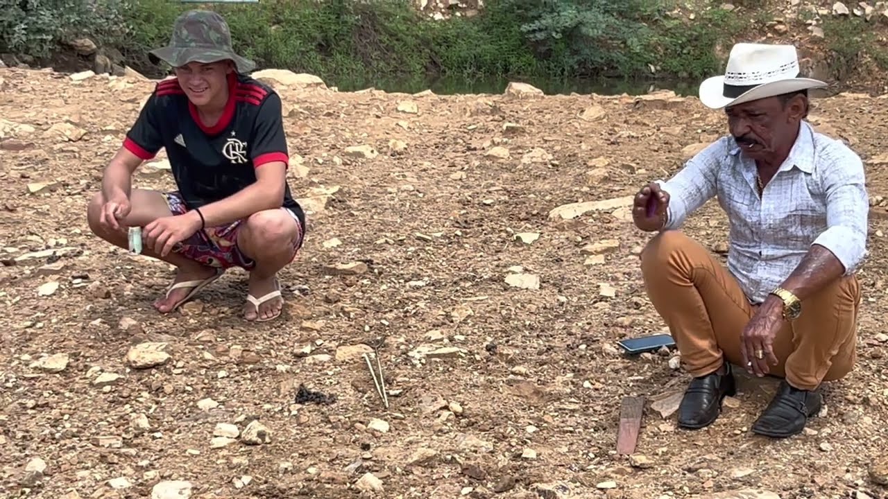 TIRINGA ENSINANDO ANDRÉ E CHICO A FAZER COCHO PRA BOTAR SAL | TURMA DA CHÁCARA
