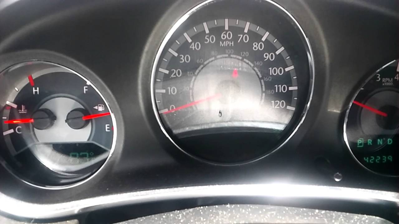 Chrysler 200 (модель 2013 года) не заводится, не крутит ручку