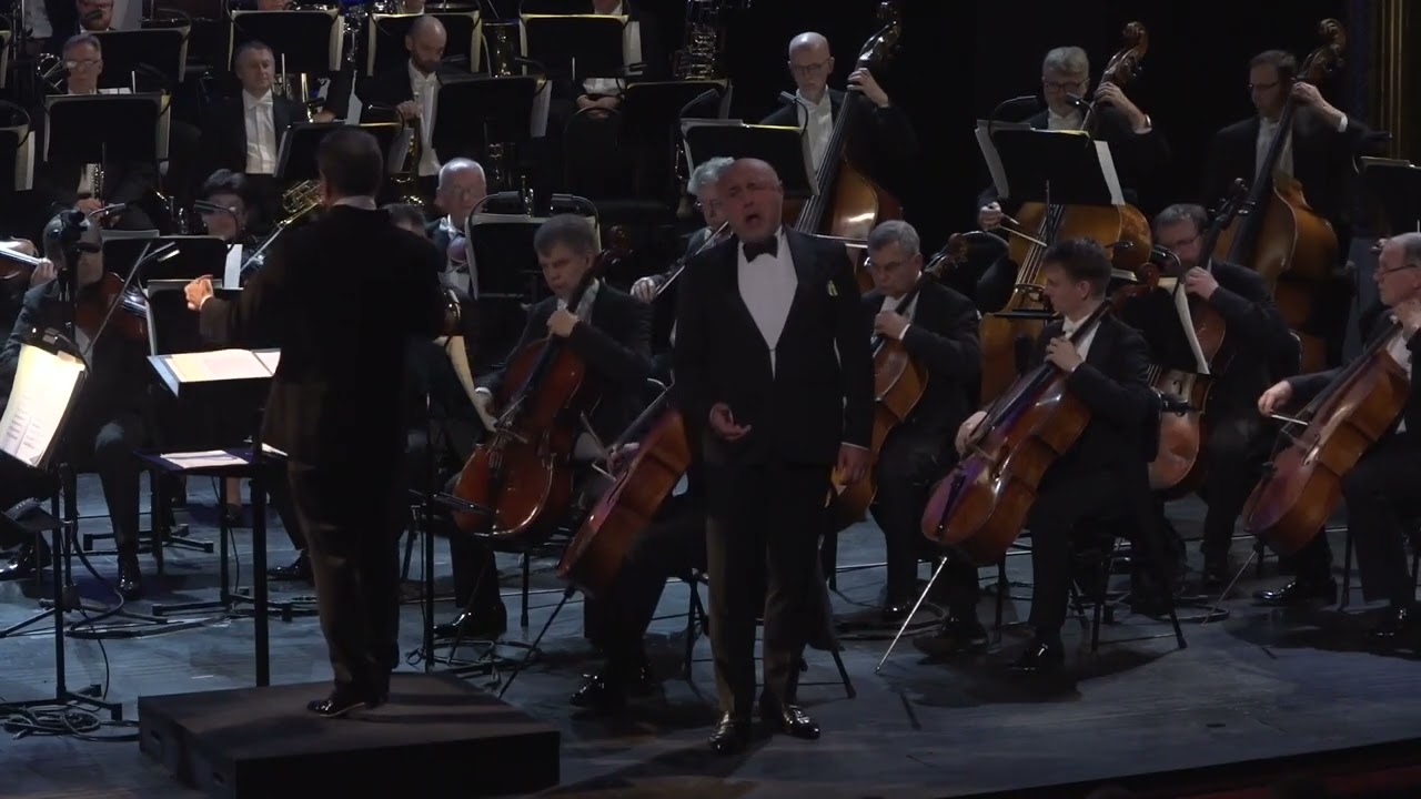 Sergii Magera sings 