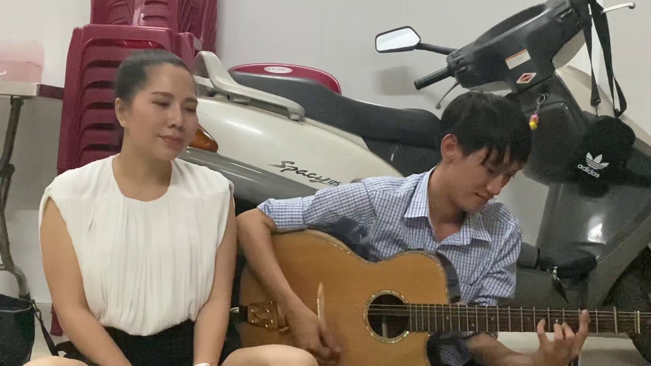 NSUT Thu V&acirc;n gặp L&ecirc; Của