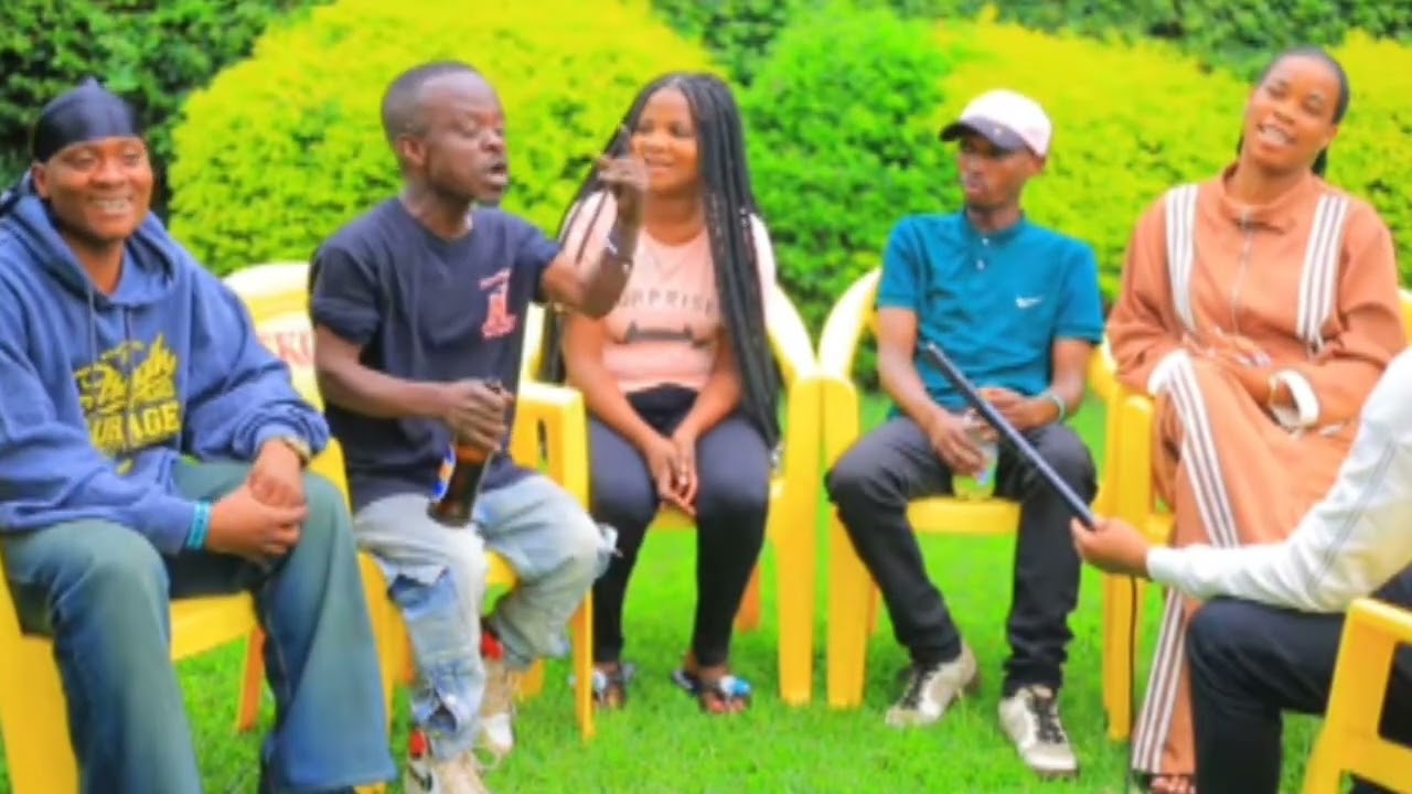 Nakurongoye na purida wowe Esther bazakurabure nzovu na Esther barwaniye Imbere ya camera😂😂😂😯