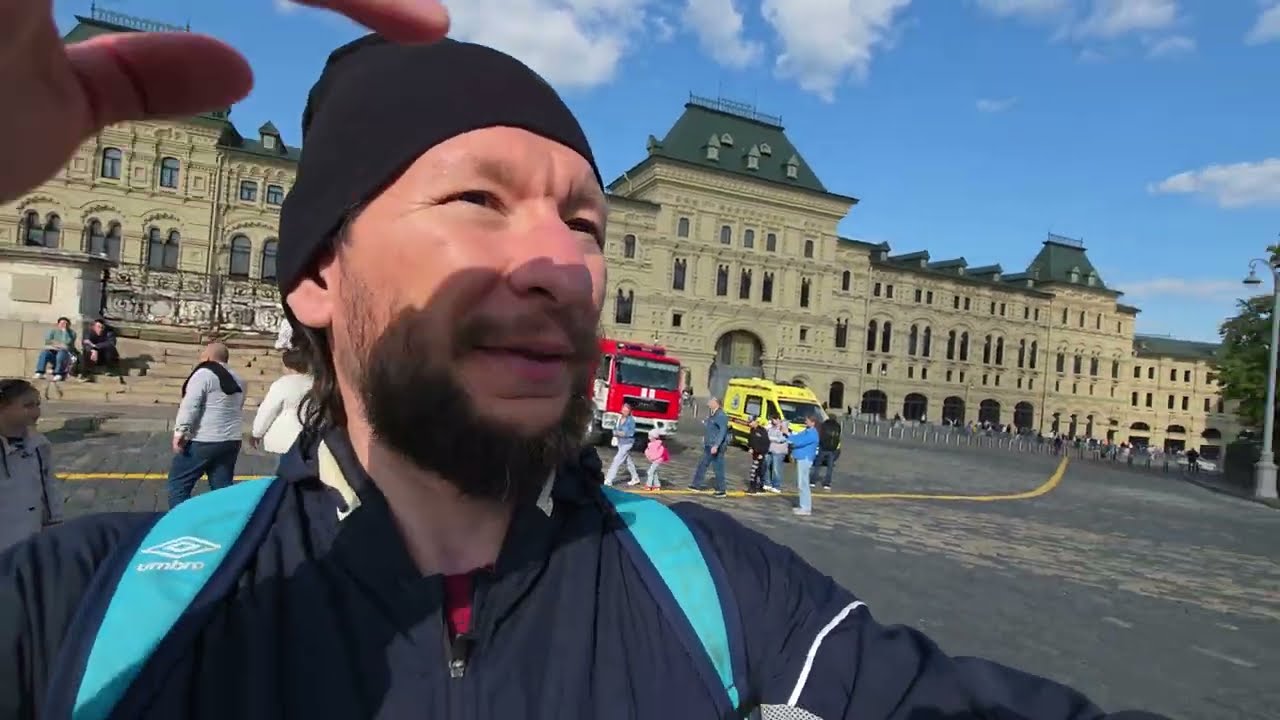 I AM ON THE RED SQUARE IN MOSCOW!
