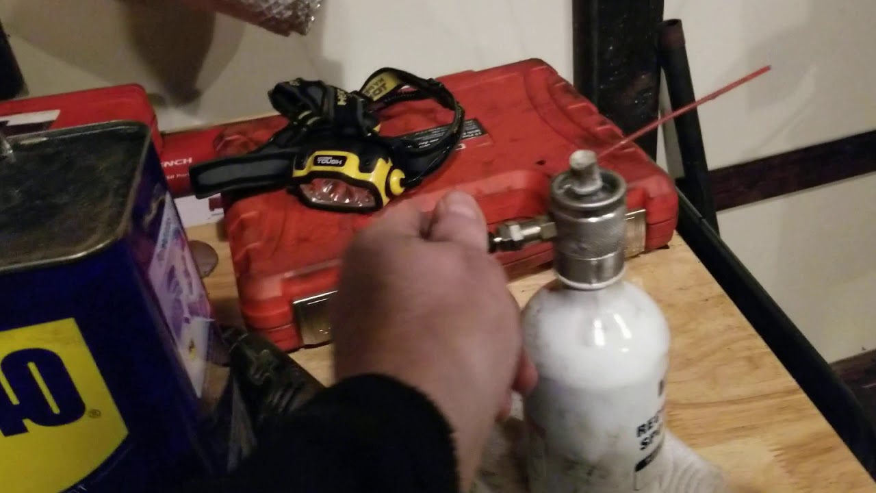 Rechargeable spray can for WD-40