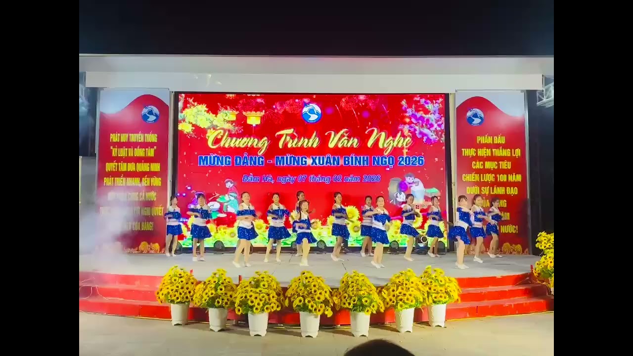 Nhảy liên khúc Tết- Phố xuân