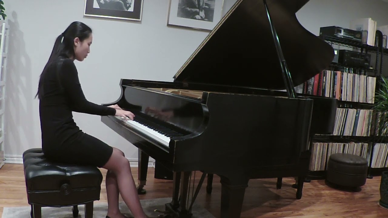 Lisa, age 17, plays Beethoven: Sonata in G Major Op. 14 No. 2 (complete 3 movements)