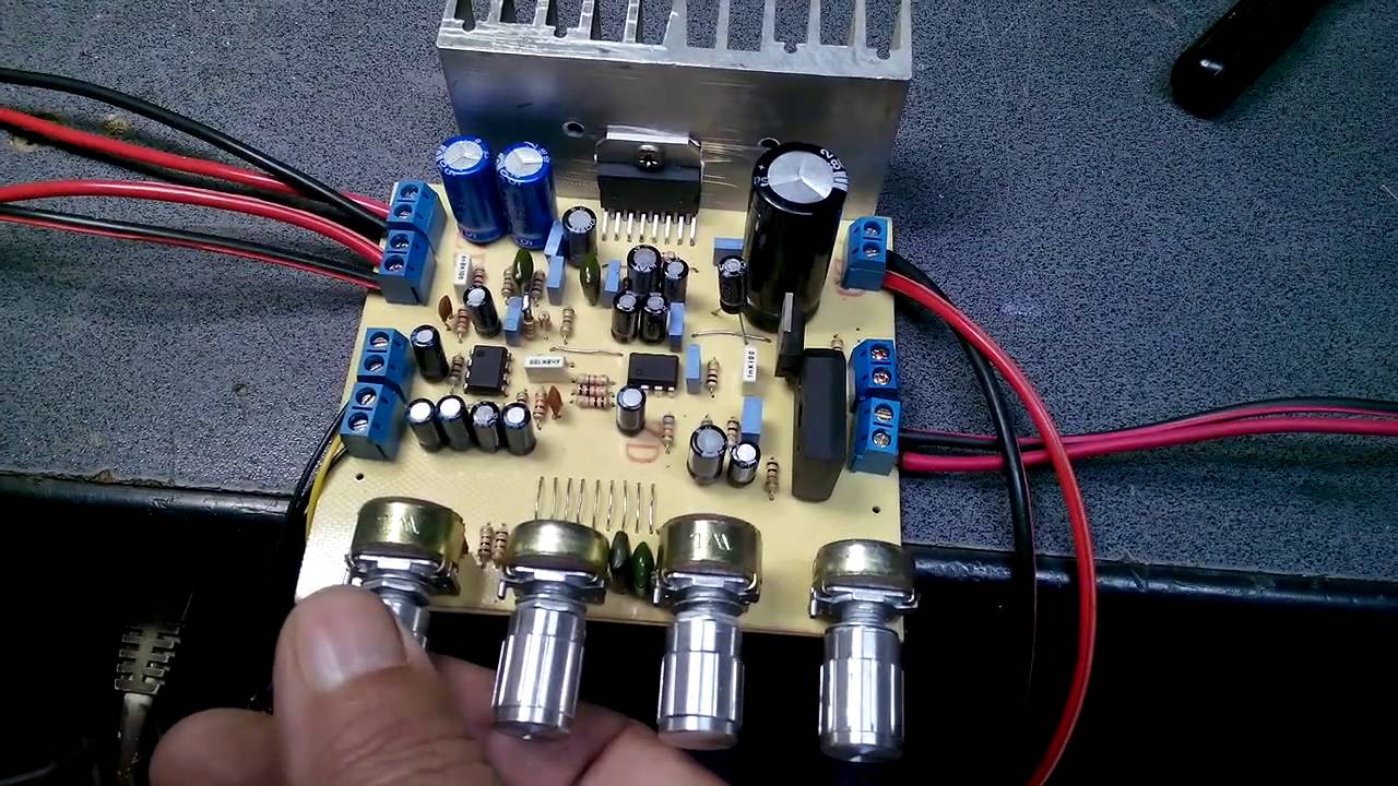Amplificator 2+1 de apartament cu TDA7379