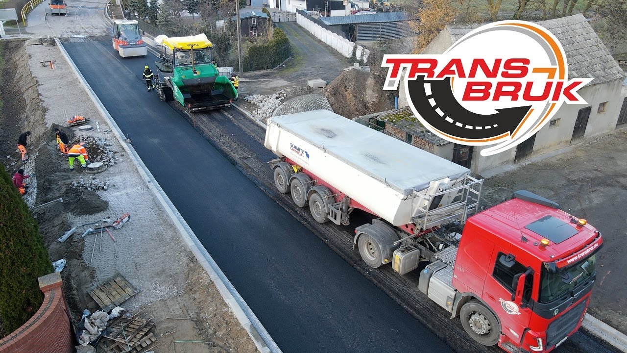 Transbruk - układanie nawierzchni asfaltowej w m. Komorowo DW197 | www.dronowiec.pl