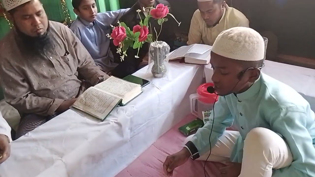 القرآن الكريم أنهى هذا الطفل الصغير القصة من البداية إلى النهاية. 