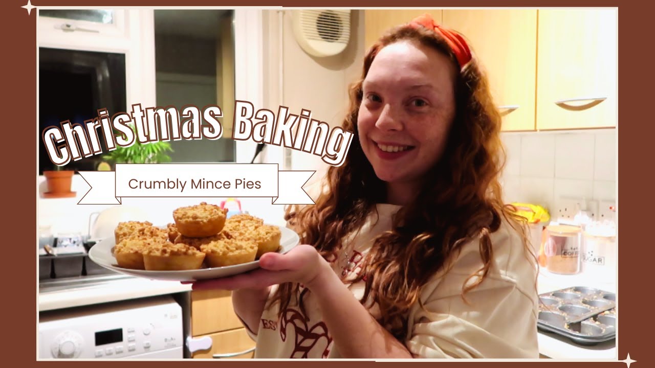 First Time Trying A Mince Pie // Vlogmas Day Seven