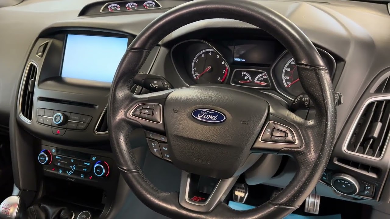 Ford Focus ST 3 walk around video 