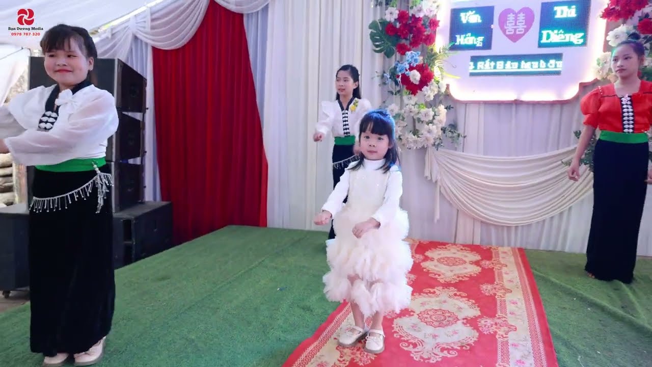 Bài múa TIẾNG KHÈN MÙA BAN NỞ mừng lễ thành hôn Văn Hồng & Thị Diêng II Bản Tả, Chiềng Hoa, Sơn La