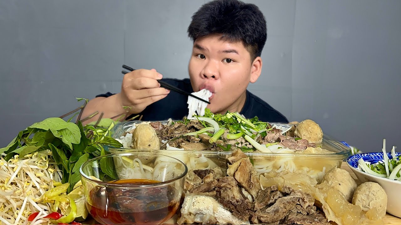 Phở Bò Tái Nạm Gân Chấm Tương Sa Tế Thơm Ngon Khó Cưỡng | Dương Doubar