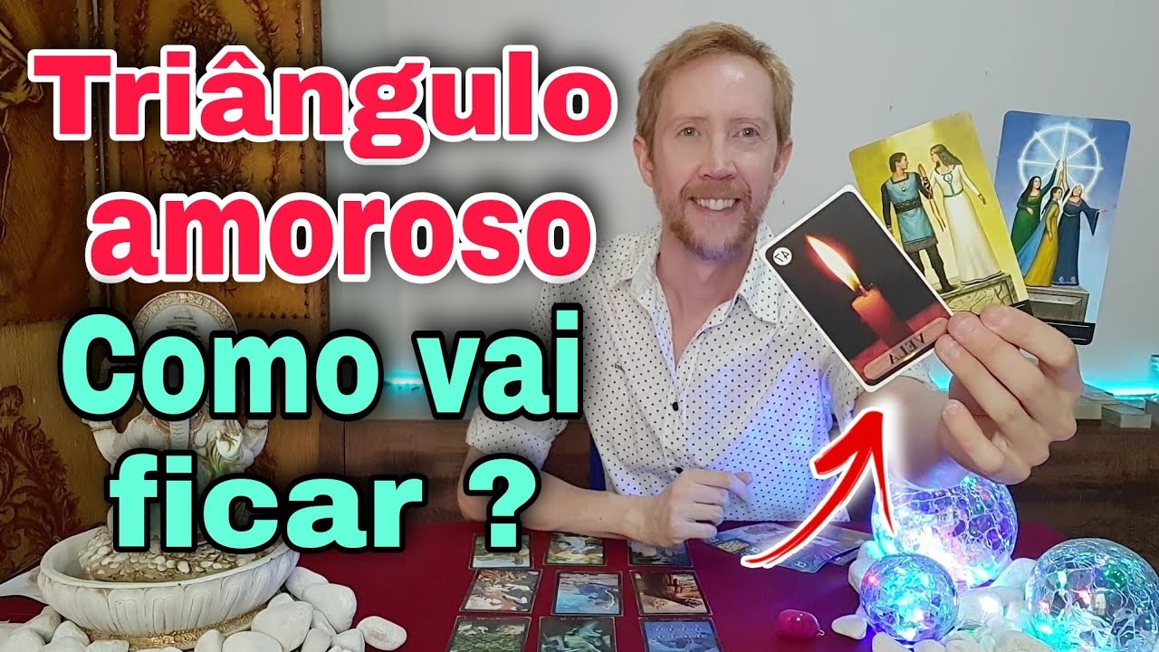 Triângulo amoroso - Como que fica ? O que ele sente por mim mesmo estando em triângulo ?#tarot
