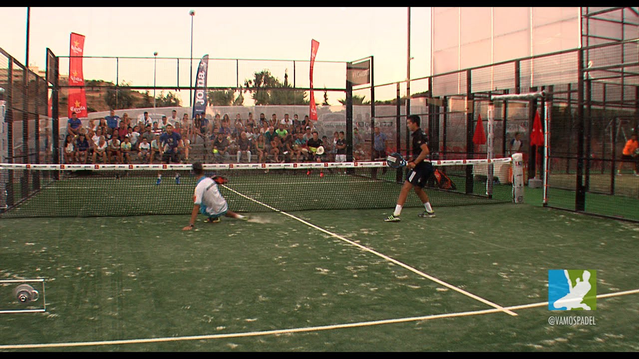 Vamos Pádel. Partido, Fran Tobaría y Caye Rocafort contra Momo González y Jose Carlos Gaspar