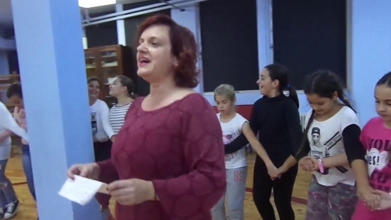 Eίσαι άγγελος ωραίος. Τράτα Μεγάρων.