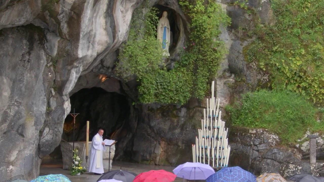 Procession eucharistique de Lourdes - April 9, 2024