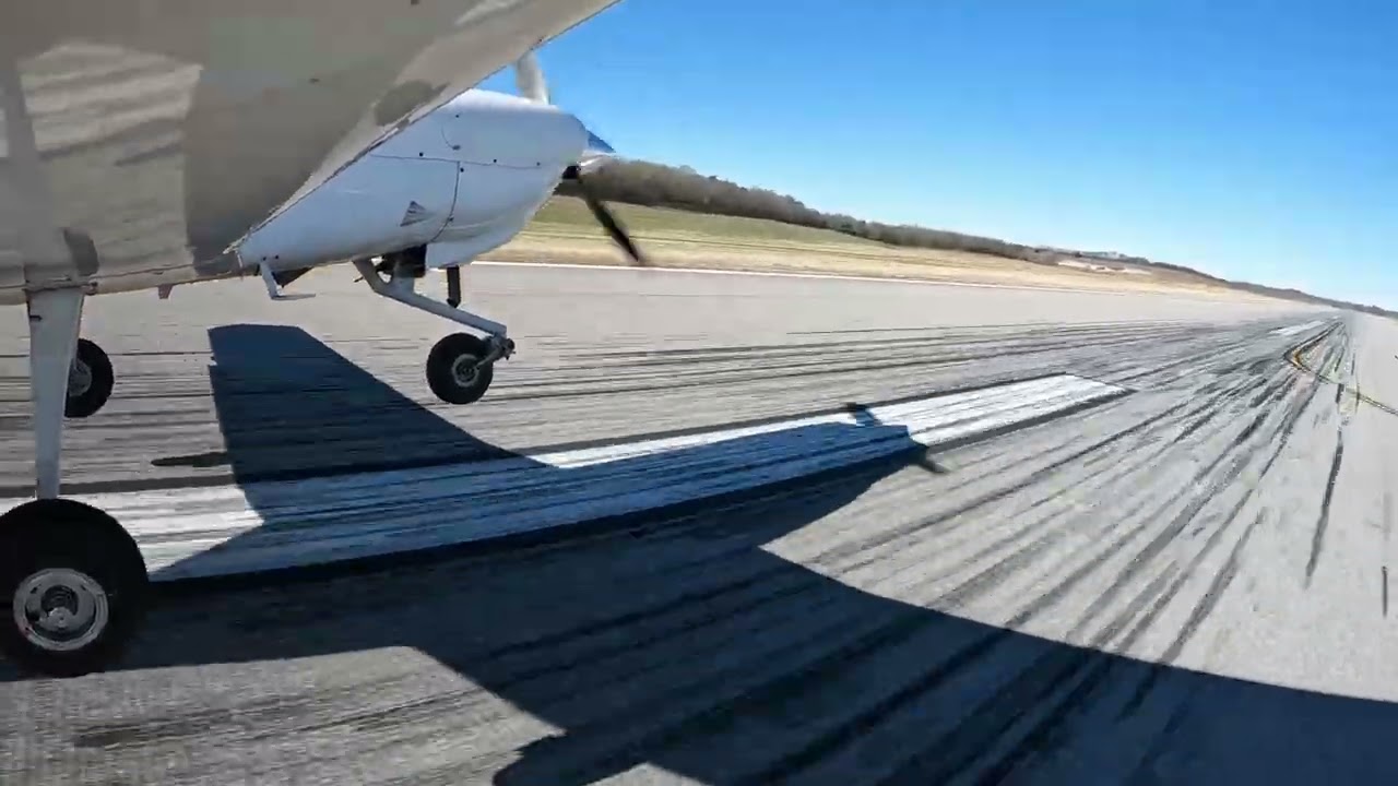 Gusty Crosswind Landing, DA40 at KJWN 2025-11-26