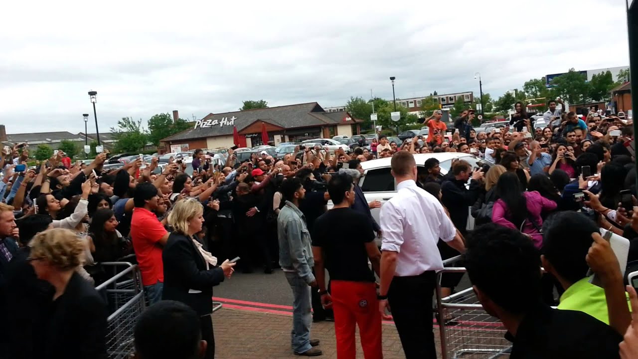 Shahrukh Khan & Deepika Padukone Chennai Express at  feltham cineworld 31 july 2013