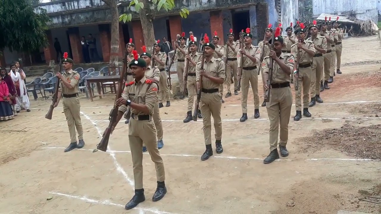Gram  Vikas  Inter College  khutahan  26 January ki salami