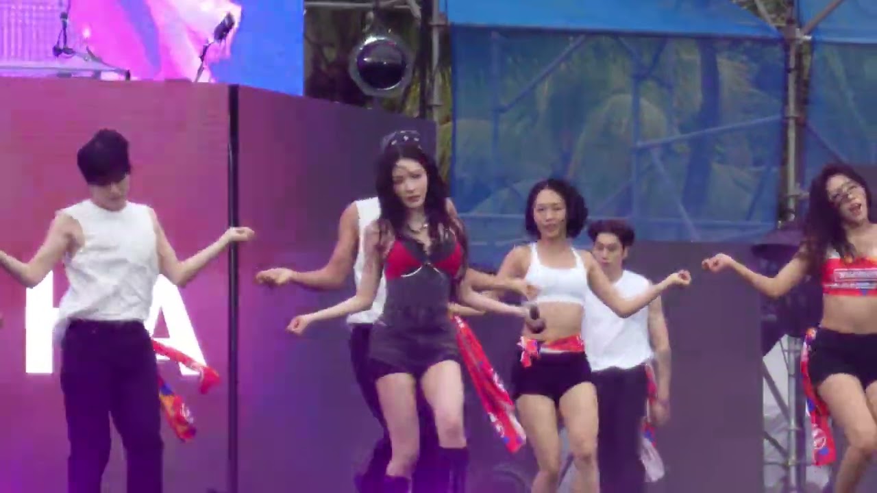 240825 CHUNG HA(청하) - I'm Ready Singapore Waterbomb