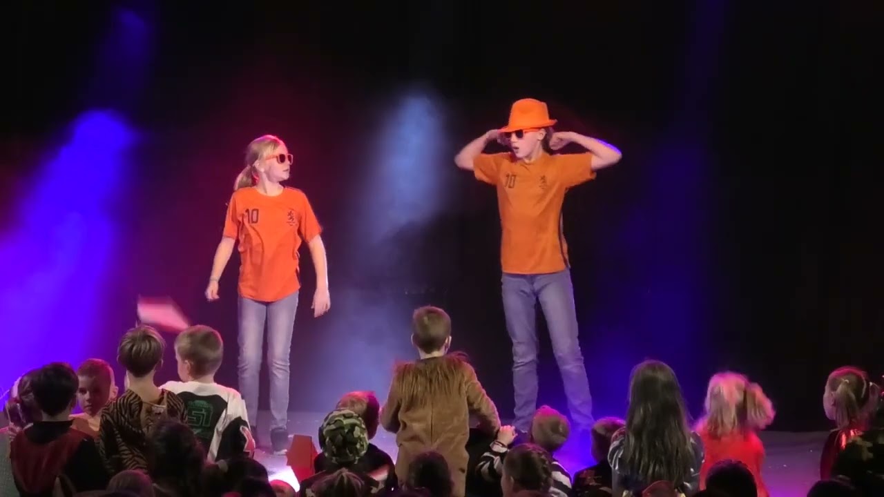 Carnaval 2026 Playbackshow bovenbouw Kate en Djaliza