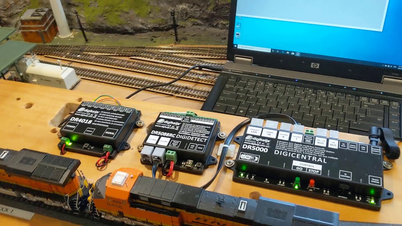 DR5000 with DR5088 RC reading RailCom  Consist Number.