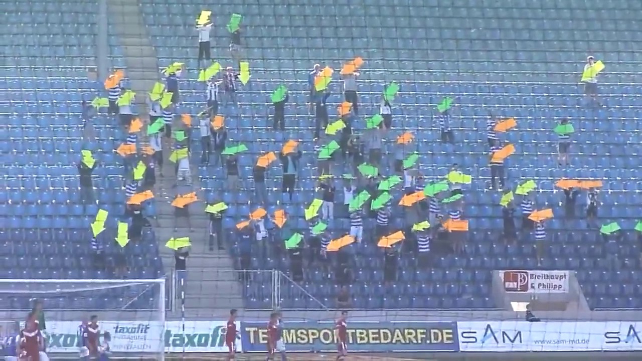 After Not Scoring For 5 Straight Games, Soccer Team&rsquo;s Fans Hold Giant Arrows Toward Goal