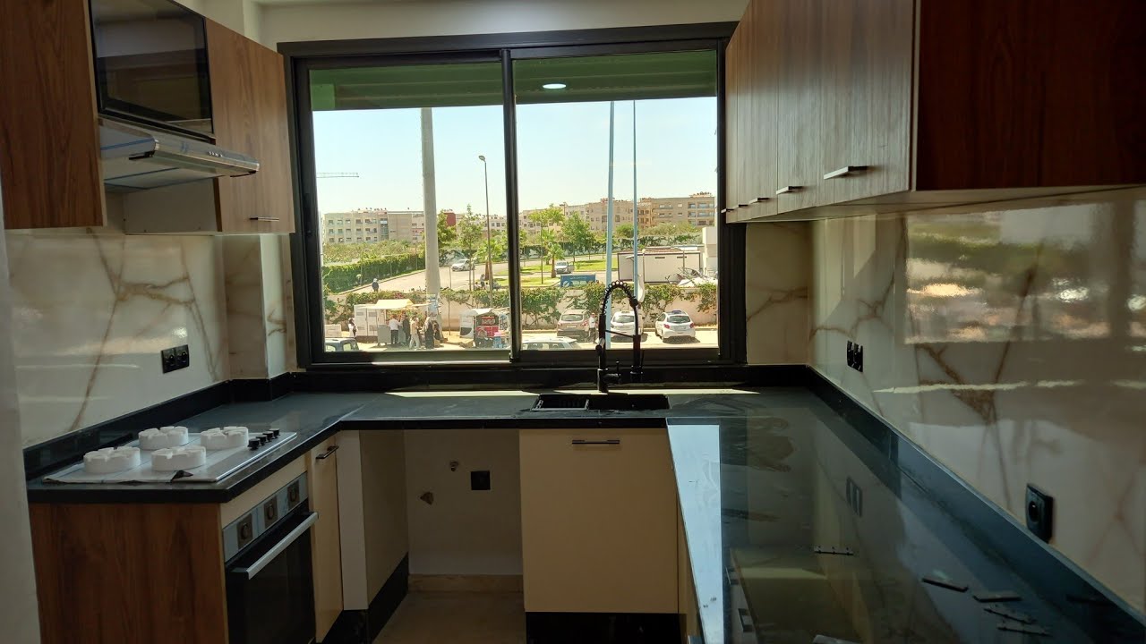 شقة للبيع في حي الألفة طابق الأول 86 متر  3 غرف وصالون