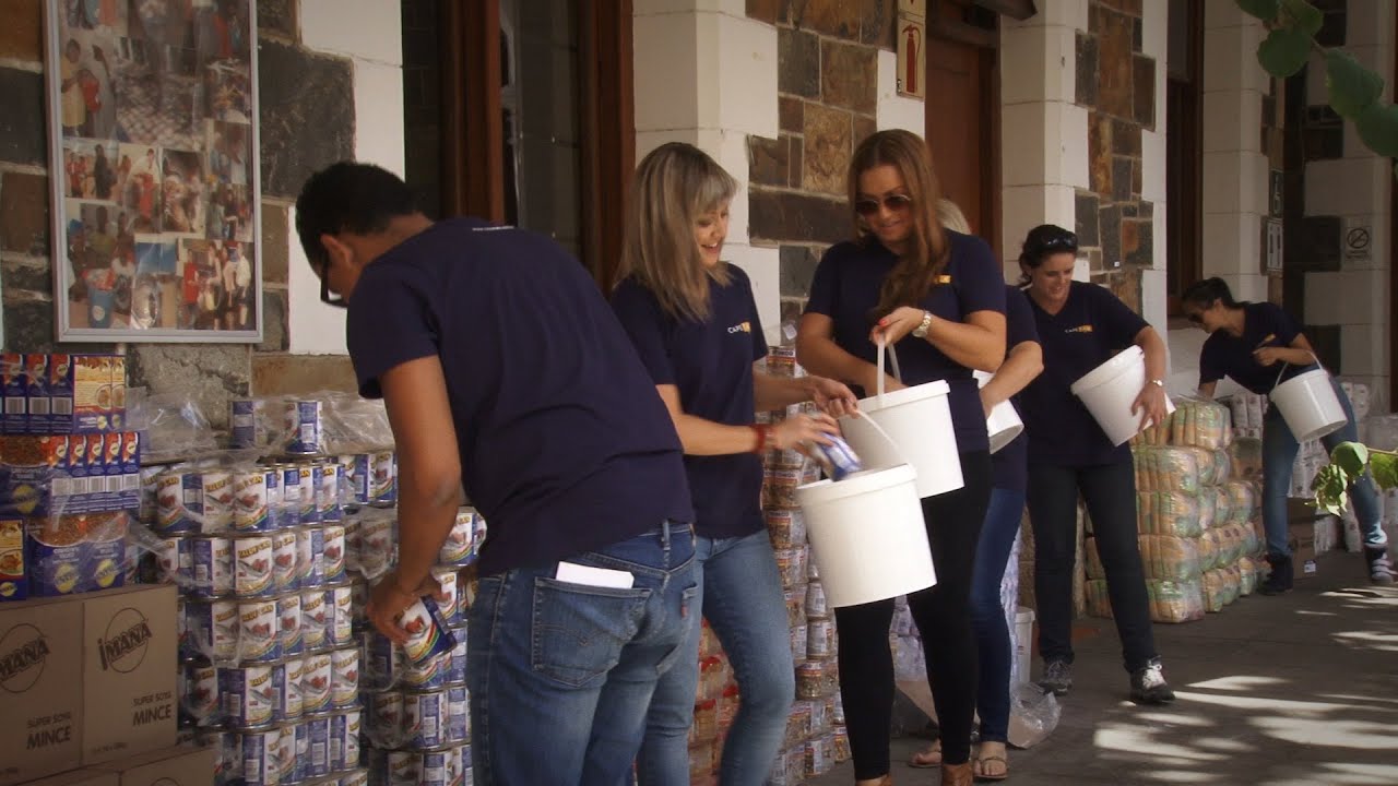 Packing Buckets Of Love with Pippa Hudson