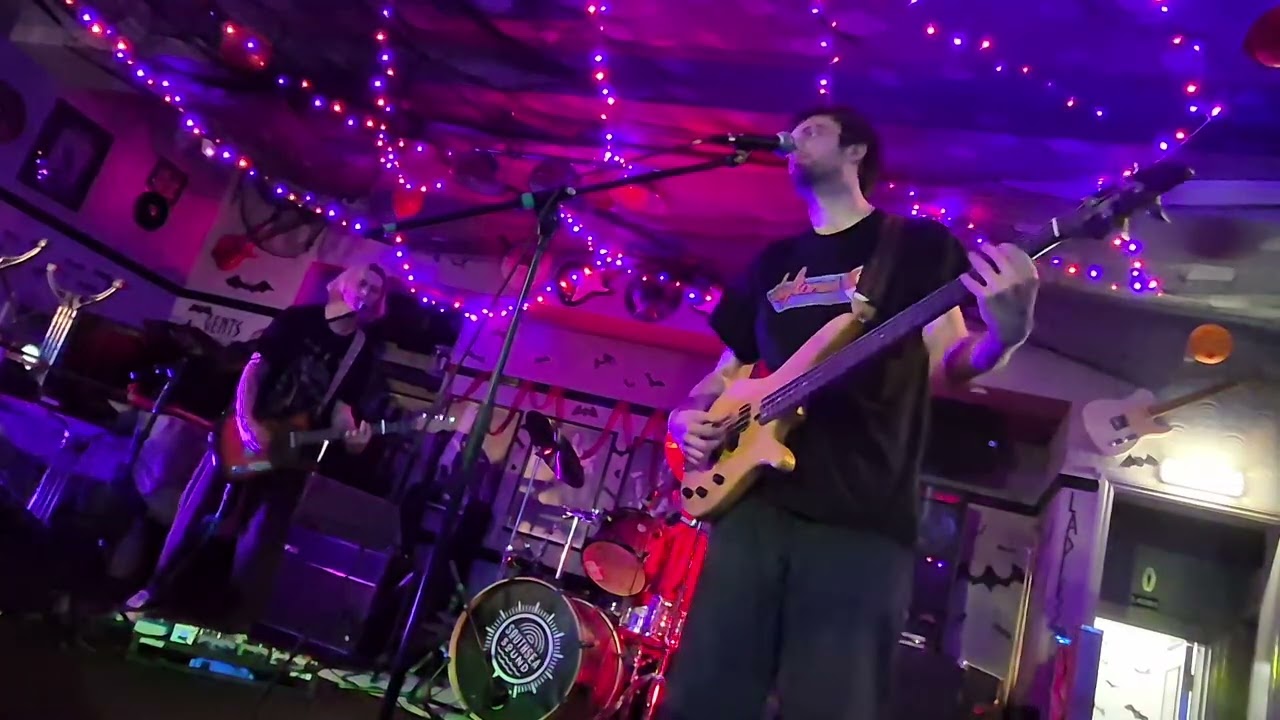 'Everyone Loves You',(Neu Waves presents)Glasshouse Red Spider Mite,  The Deco, Southsea UK.13/11/25