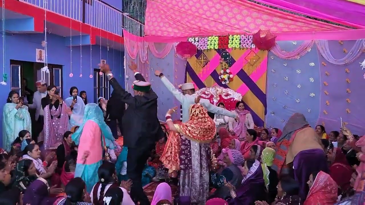 दूल्हा और दुल्हन का Dance 👌🏻🥰👏🏻हिमाचली कल्चर || गिद्दा || दूल्हा और दुल्हन
