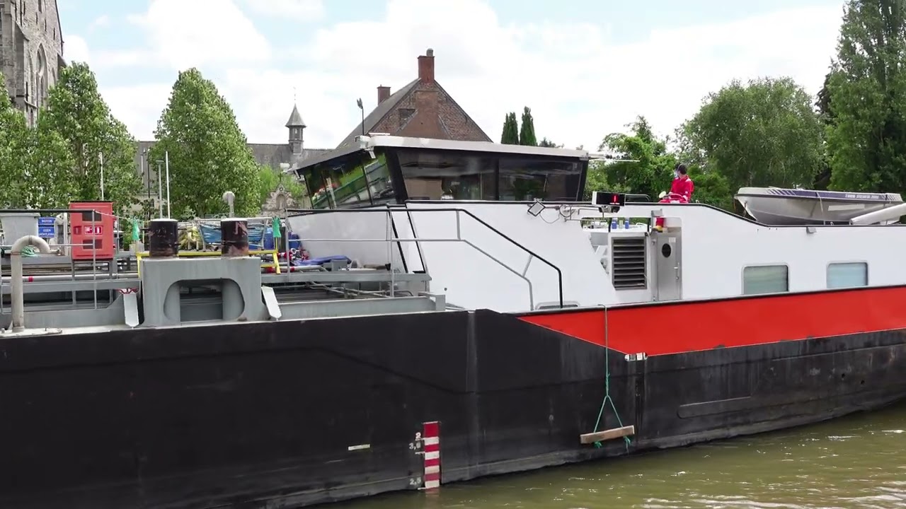 Druk bezige bemanning SYNTHESE-12