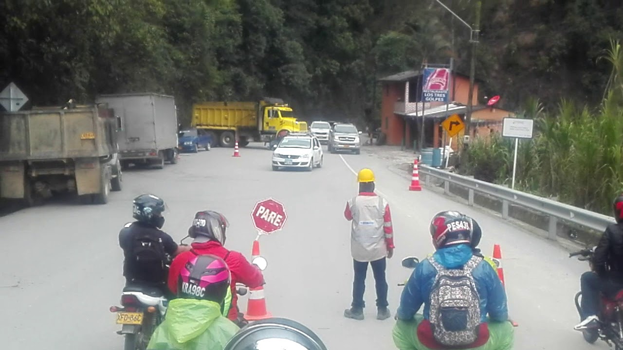 Carro varado via 4 palos camilo c amaga