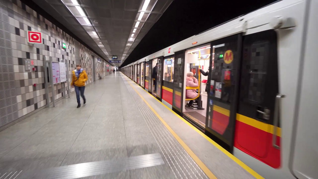 Poland, Warsaw, Słodowiec metro station, 1X escalator