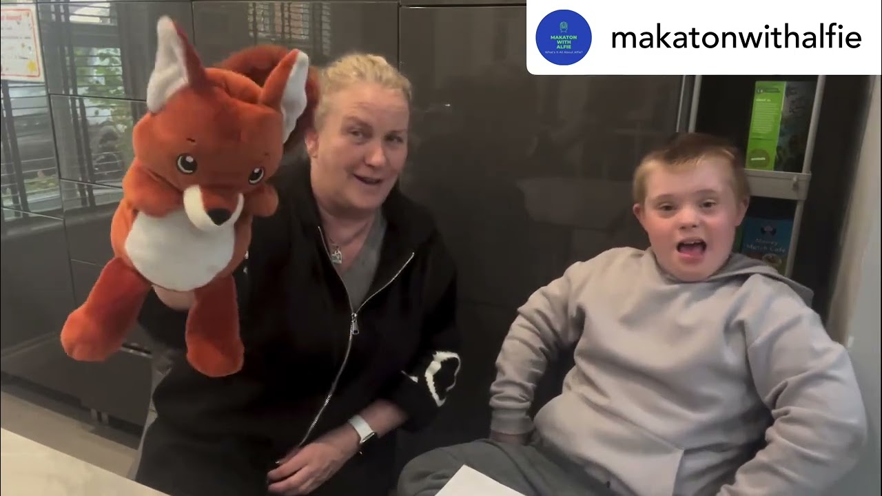 Makaton for ‘SQUIRREL’ 🐿️