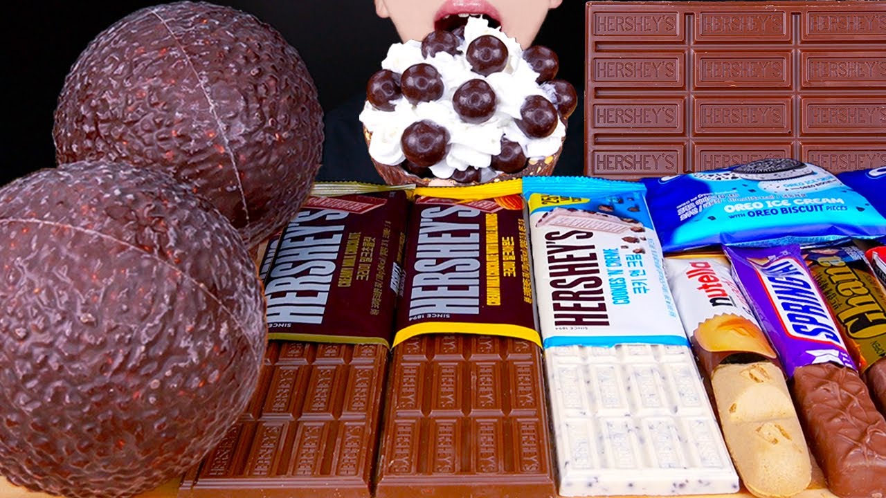 ASMR GIANT FERRERO ROCHER MALTESERS KITKAT MAGNUM CHOCOLATE ICE CREAM DESSERT MUKBANG먹방EATING SOUNDS