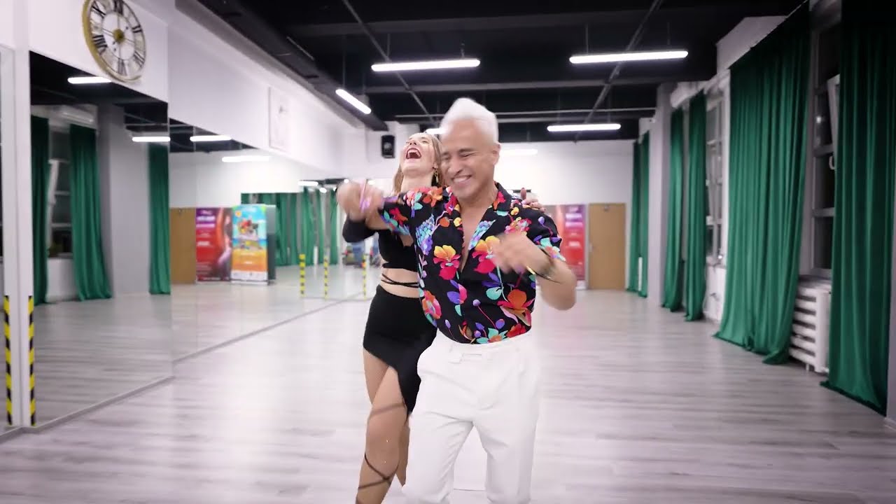 Wilmark si Alexandra -  Marc Anthony și Gente de Zona - La Gozadera (salsa demo)