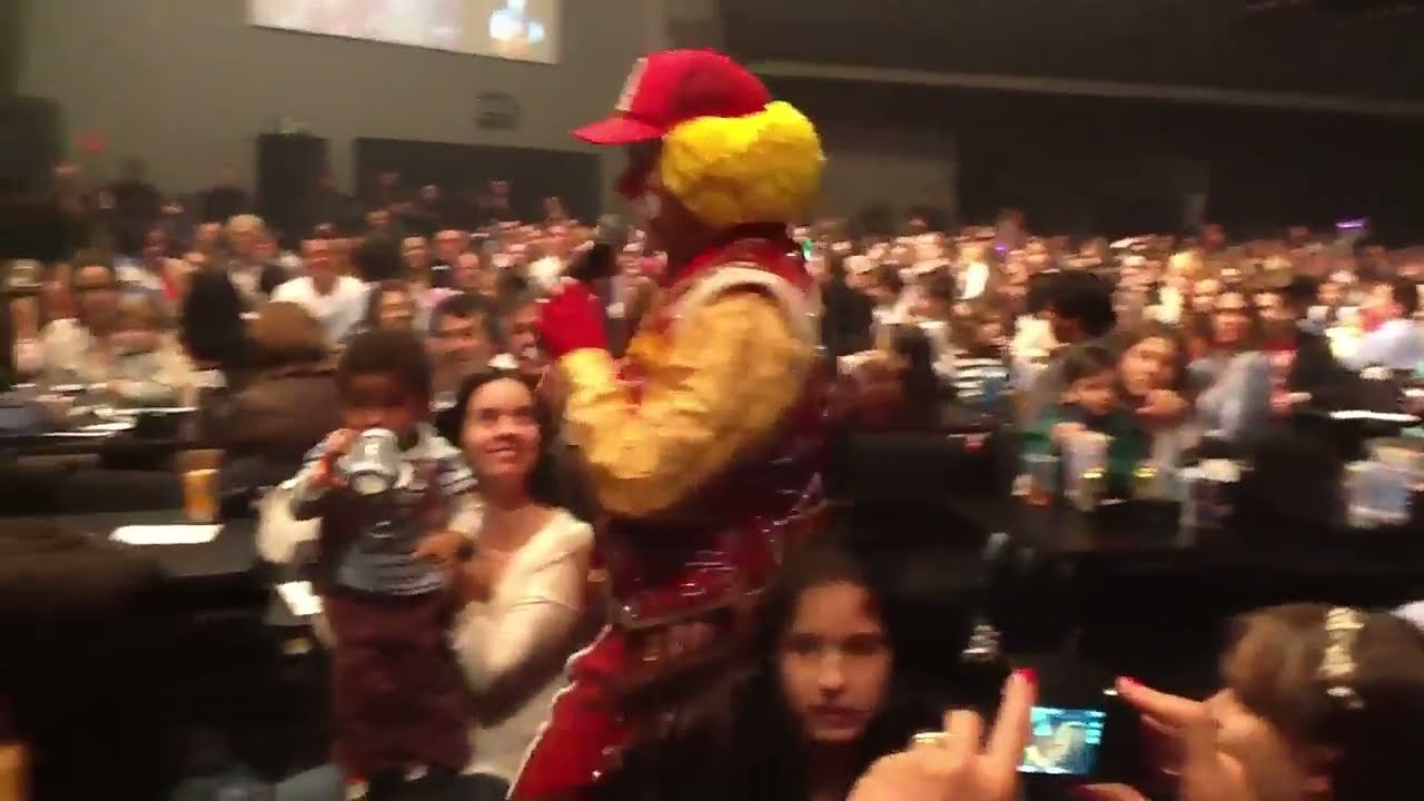 ATCHIM E ESPIRRO AO VIVO NO HSBC CANTAM CIRCO DA ALEGRIA