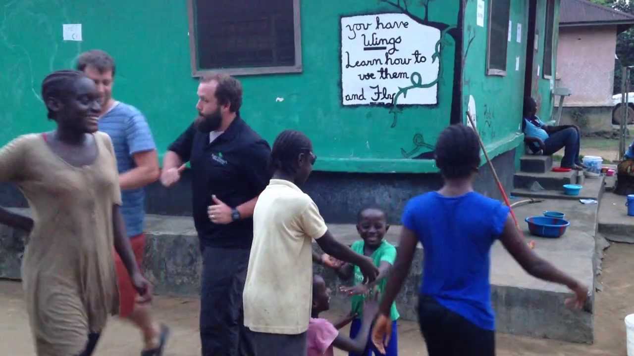 How to play Liberian children's game Who Is In The Garden