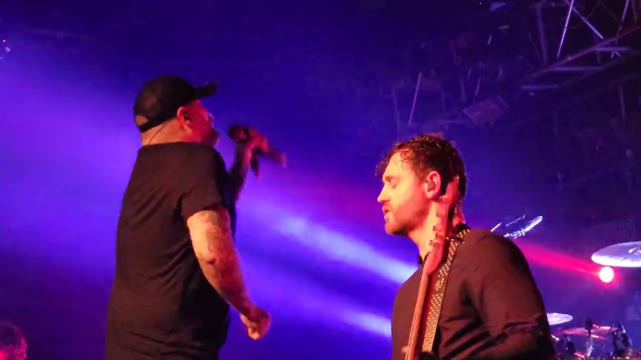 Asking Alexandria - To the Stage (LIVE)