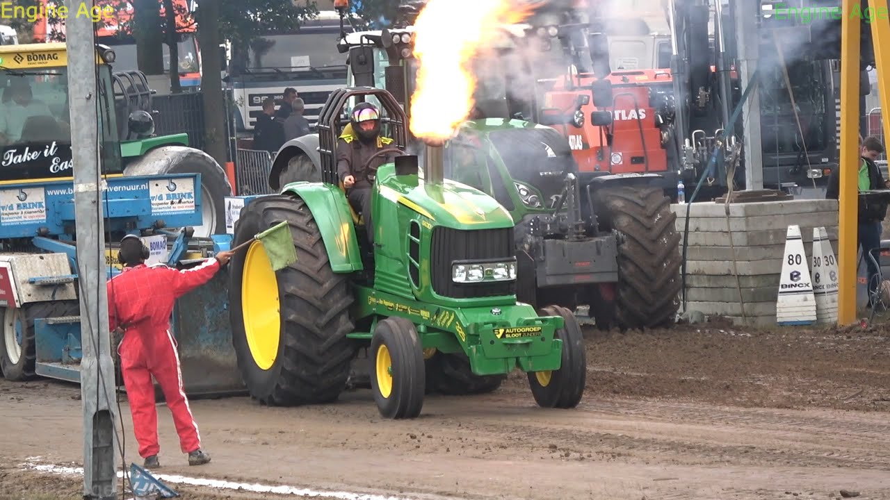 Supersport Promo Tractors pulling 3.6 ton mass at Total AGRI Beach Pull