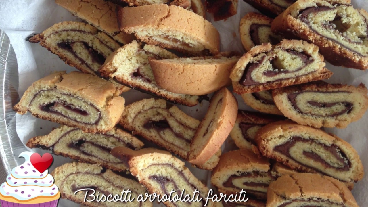 *Biscotti arrotolati farciti con marmellata o crema alle nocciole* Rotolo di Pasta frolla morbida.