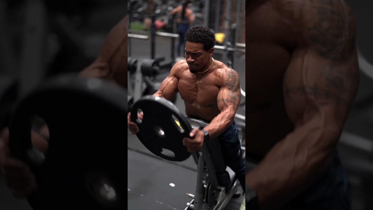 💥3D Shoulder Workout💥 There are only two options: make progress or make excuses. Choice is yours!