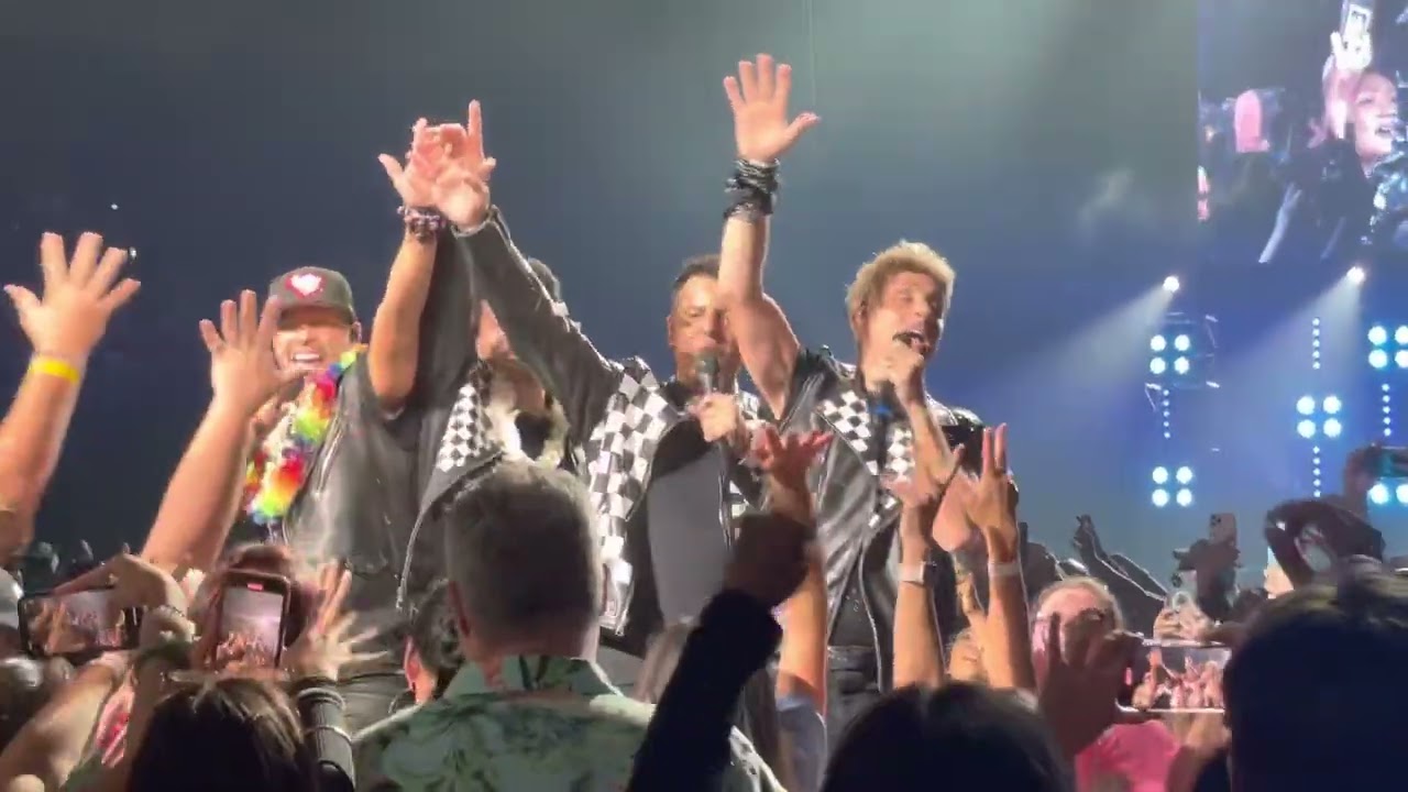 NKOTB Hawaii Whisper