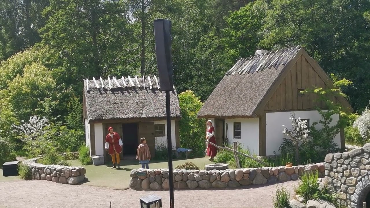 Astrid Lindgrens värld 2024 det finns en förrädare i Körsbärsdalen.