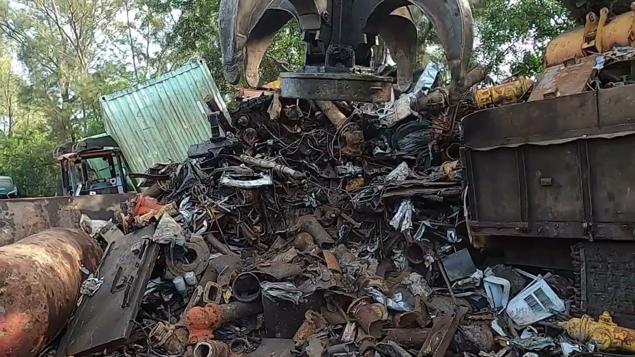 crushing compacting cutting fire hydrant at king brother recycling