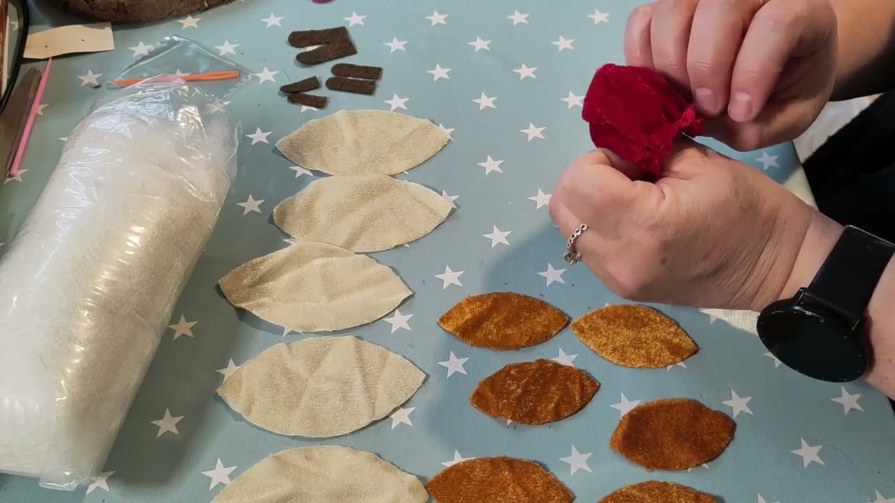 Trying another autumn/fall decor kit - this time plushy pumpkins!