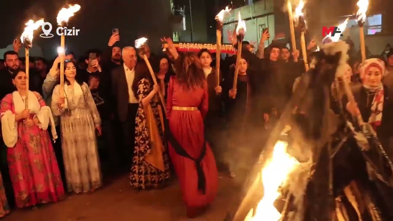 CİZÎR'DE 77 MEŞALE İLE NEWROZ KUTLAMASI