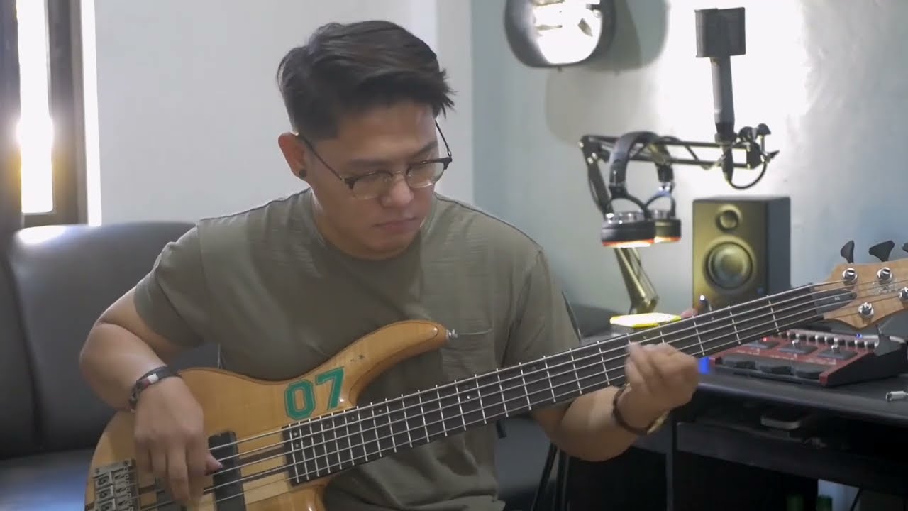 RHCP - Aeroplane (bass cover)